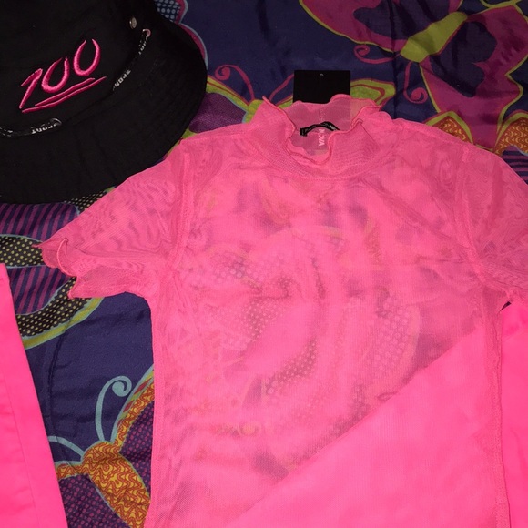 Pink Outfit - Picture 3 of 4